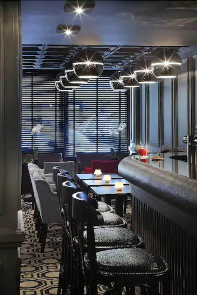 Hotel Le Cinq Hyper - Centre ชองเบรี ภายนอก รูปภาพ