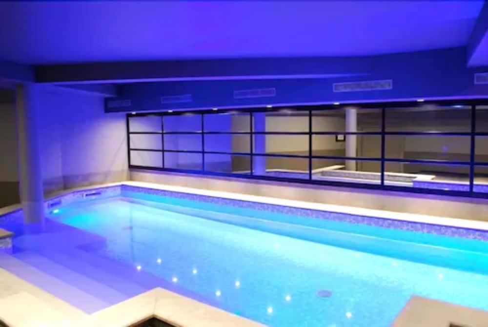 Hotel Le Cinq Hyper - Centre ชองเบรี ภายนอก รูปภาพ