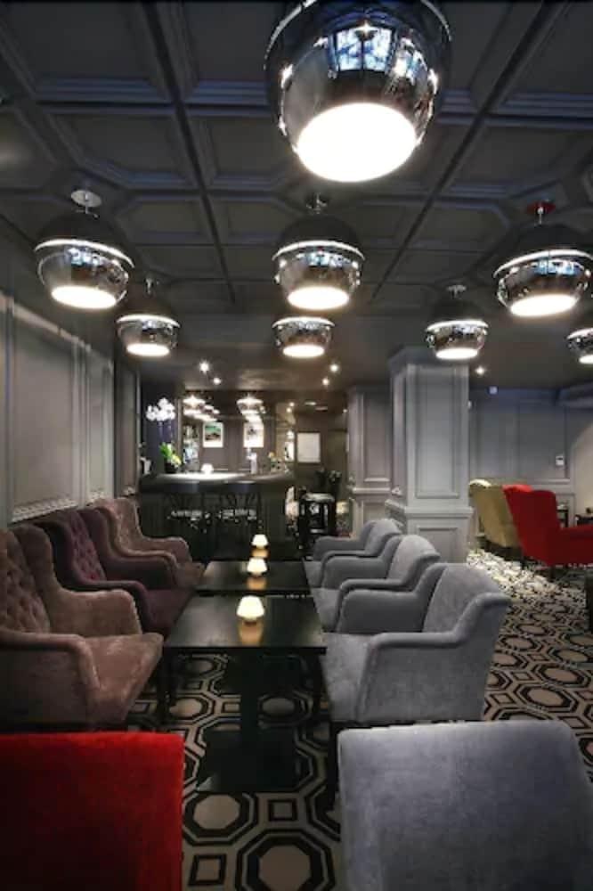Hotel Le Cinq Hyper - Centre ชองเบรี ภายนอก รูปภาพ