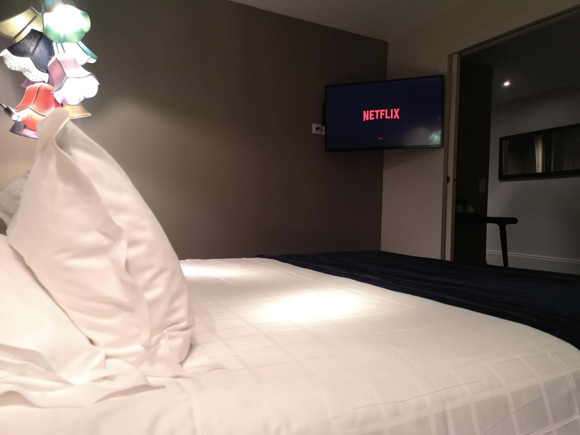 Hotel Le Cinq Hyper - Centre ชองเบรี ภายนอก รูปภาพ